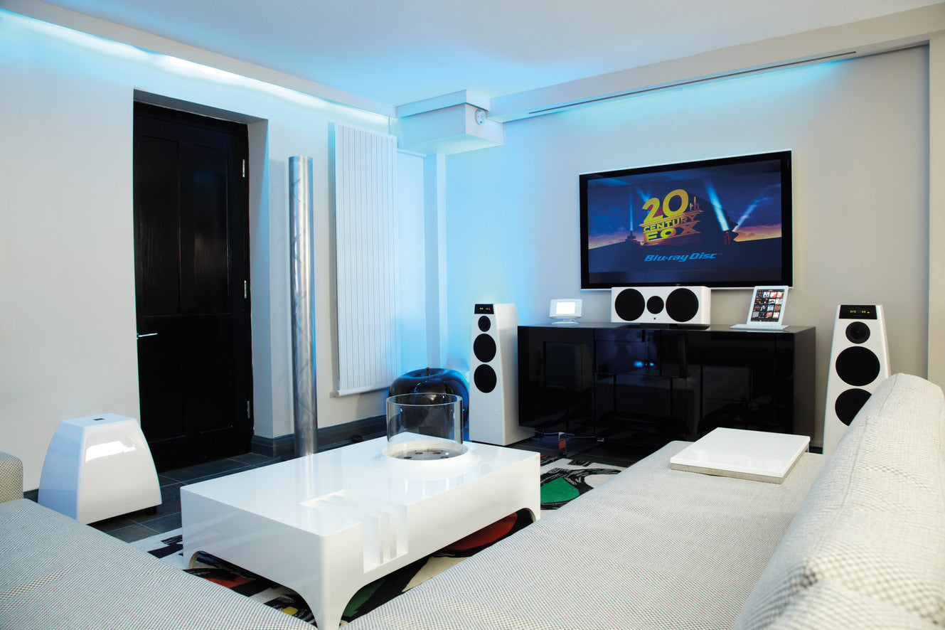Lifestyle Image for the Meridian 5200SE Active Floorstanding Speakers in Gloss White