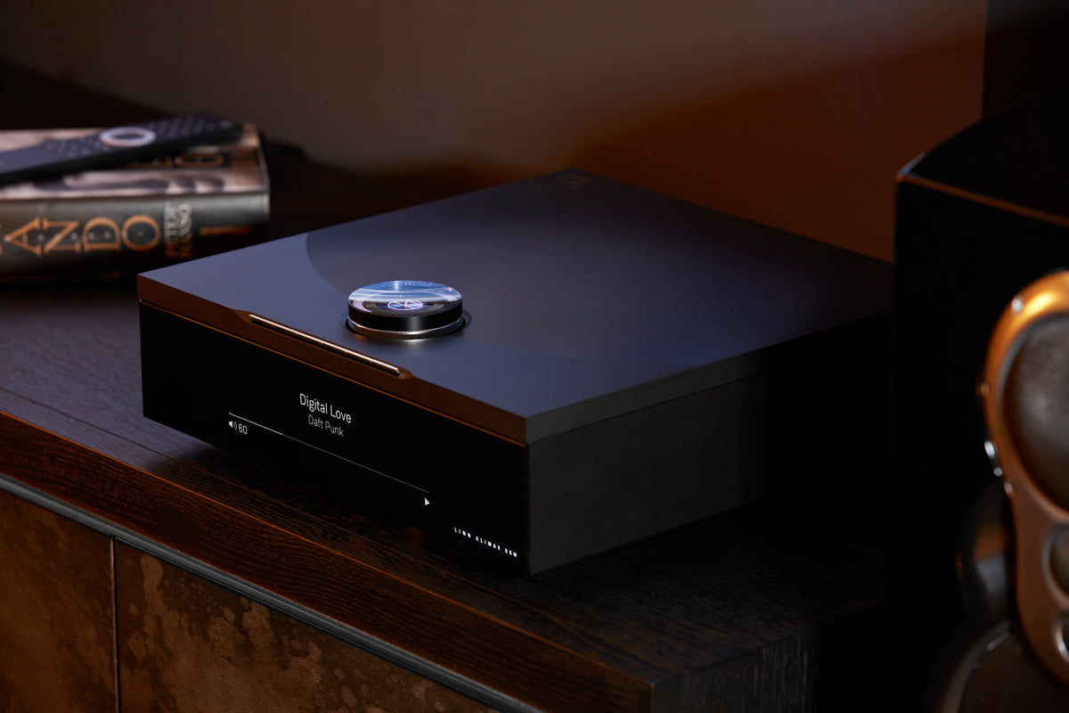 Lifestyle Image of the Linn Klimax DSM Player in Black