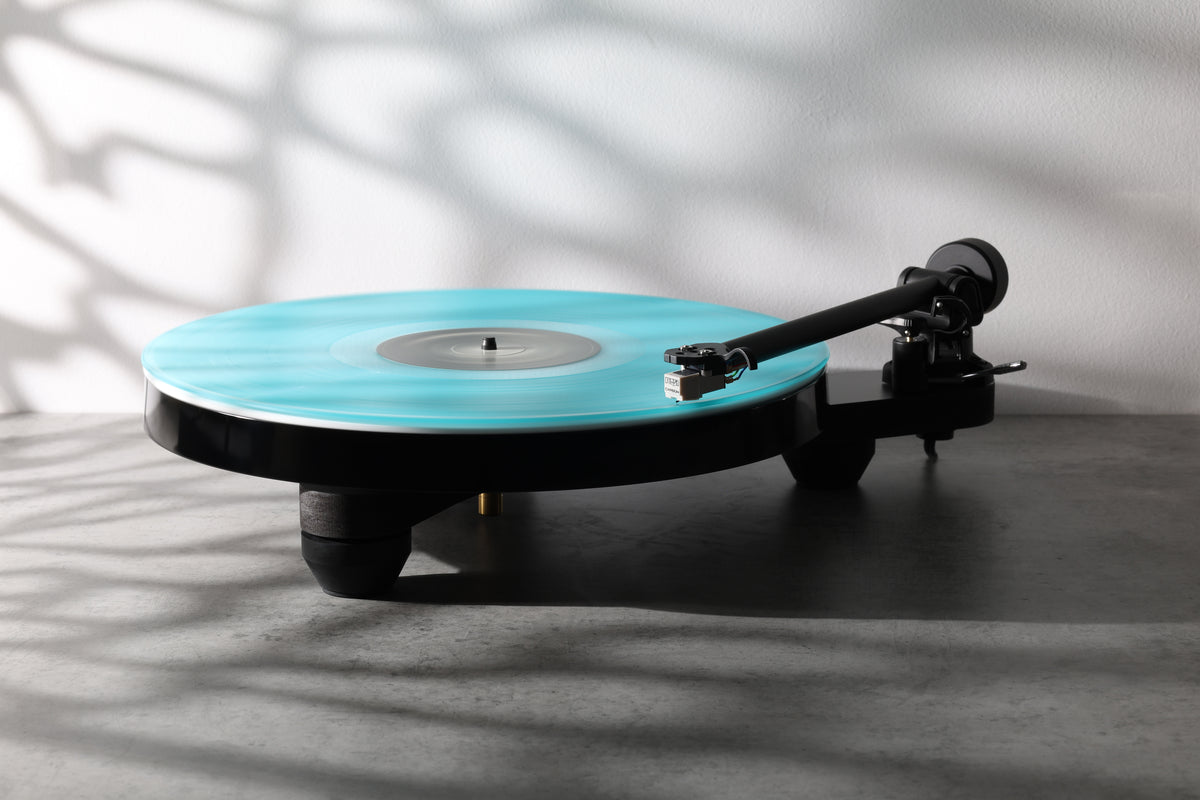 Lifestyle Image of the Rega Replay turntable in Black