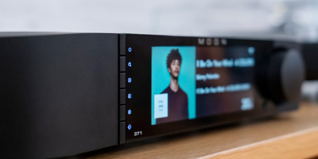 Product image of the front screen of a Moon 371 Network Amplifier.
