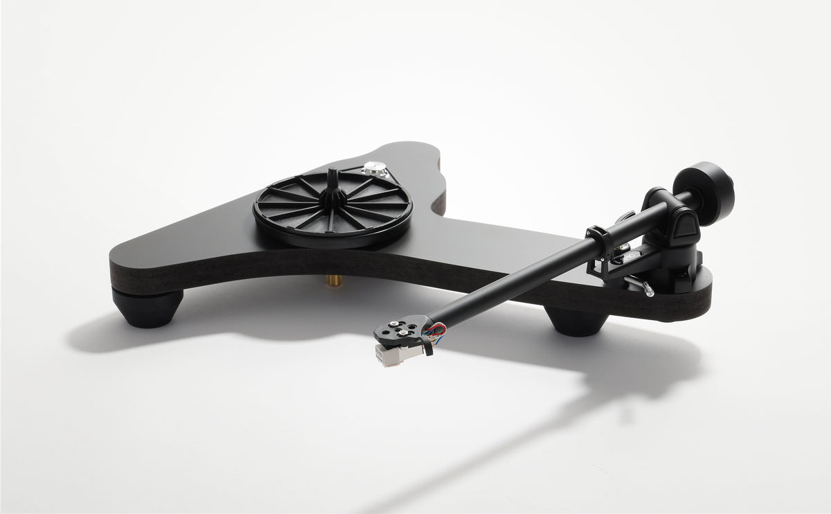 Product Image of the Rega Replay turntable in Black