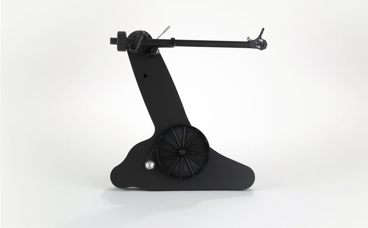 Product Image of the Rega Replay turntable in Black